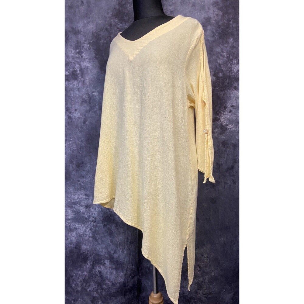 Cottonways Size 2 L/XL Yellow Textured Cotton Asymmetric Cold Shoulder Tunic Top
